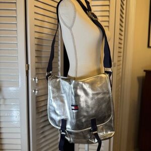 Tommy Hilfiger metallic messenger from 90s collection